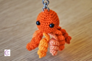 Little octopus crochet keyring +°+ Porte-clés petit poulpe crochet